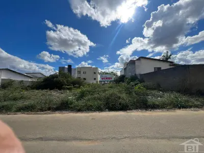 Terreno em Jardim Candeias